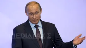 NATO cere Rusiei să ÎNCETEZE acţiunile militare ilegale din Ucraina. Putin: Kievul ar trebui FORŢAT să negocieze cu separatiştii - VIDEO