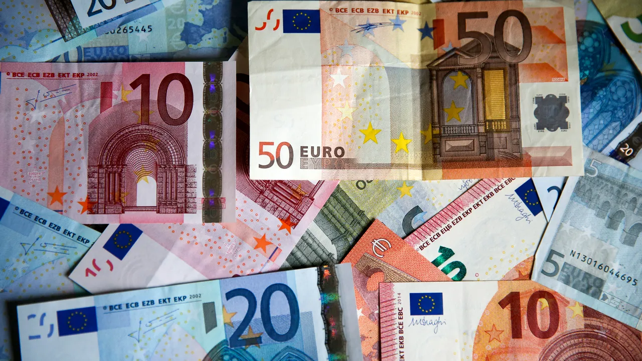 Peste 11.000 de români au intrat într-un an în clubul celor cu depozite de peste 100.000 de euro