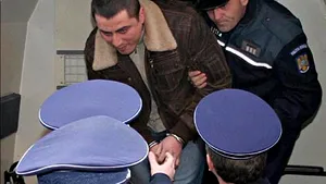 Poliţistul Cioacă, acuzat de furt