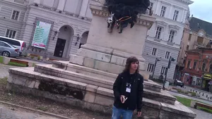 Câţiva elevi şi studenţi au devenit ghizi voluntari pentru turiştii care vizitează Aradul