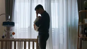 De ce se sinucid mai mulți tați decât mame după nașterea copilului