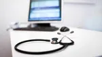 Modul în care le scrii medicilor poate schimba cât de repede primești un răspuns. Ce arată un studiu