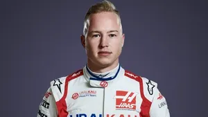 Pilotul rus de Formula 1 Nikita Mazepin este pe cale să fie exclus din echipa americană Haas