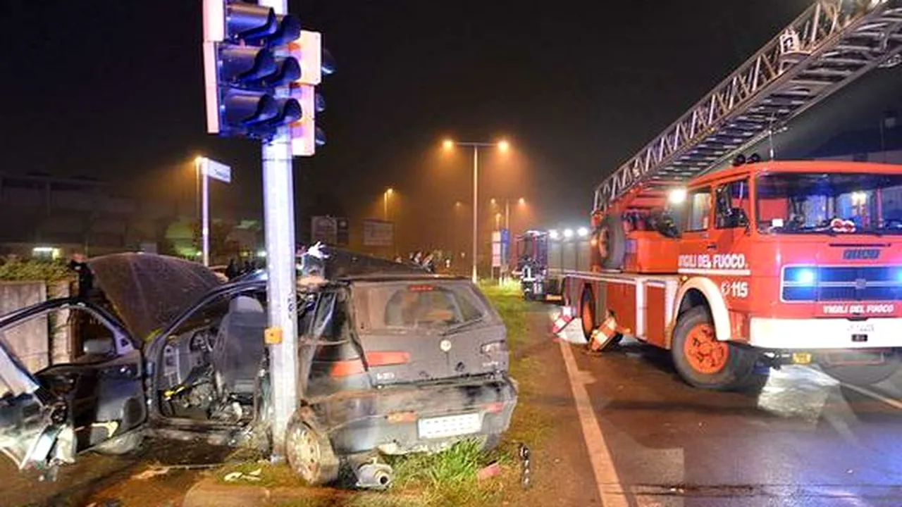 Şase români, răniţi într-un ACCIDENT rutier petrecut în nordul Italiei - FOTO