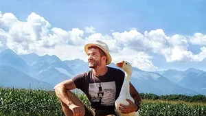 COMENTARIU Lelia Munteanu: Un titlu tulburător de frumos: „Călătorie în jurul omului