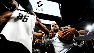 Legenda baschetului francez Tony Parker, debut cu victorie în Euroligă pe banca echipei Asvel. După 12 ani, Jonas Valančiūnas a revenit în Europa. Toate rezultatele primei zile din Euroliga de baschet