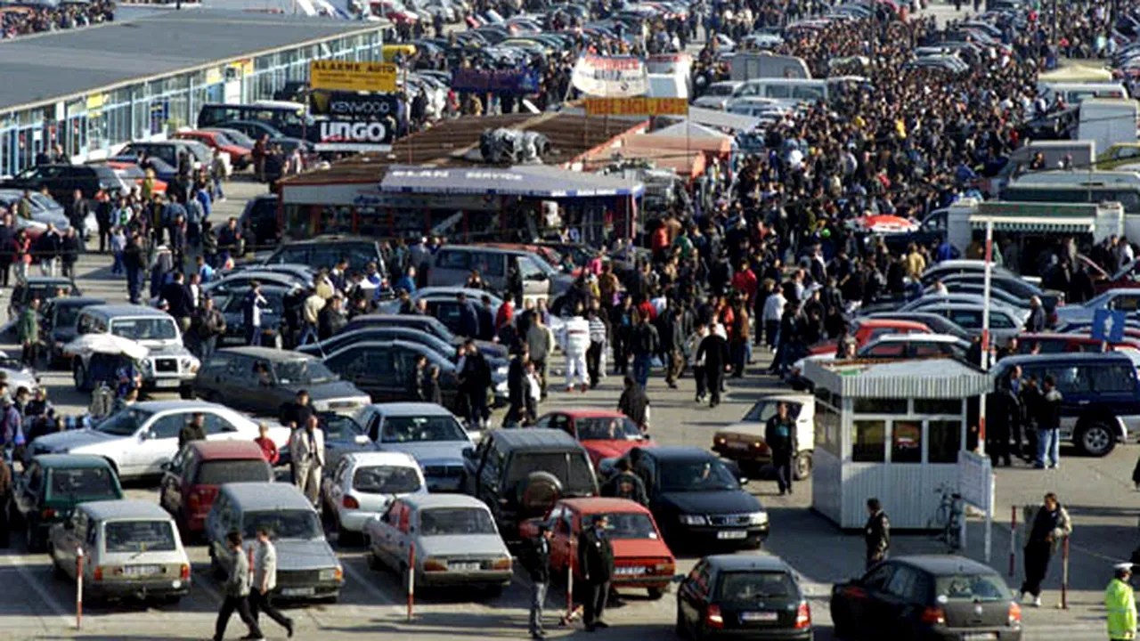 Razie a poliţiei în târgul de maşini Vitan din Capitală