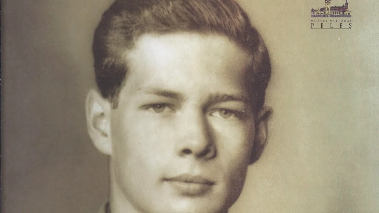 O carte pe zi: „Centenar Regele Mihai I”