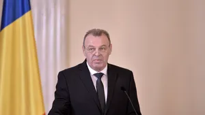 Dăncilă îl ameninţă pe ministrul Transporturilor că va răspunde cu funcţia, dacă nu vor fi realizaţi 60 km de autostradă. Ce termen i-a dat acestuia