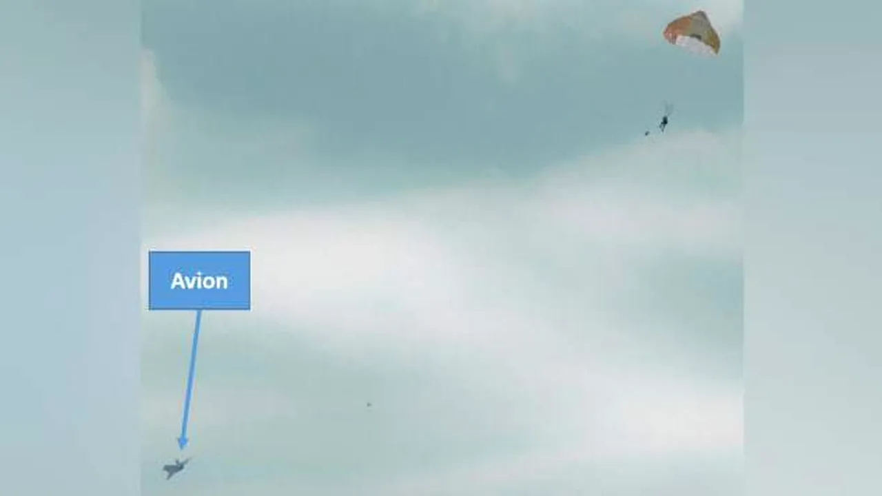 Zbor cu peripeţii. Frica de înălţime i-ar fi putut fi fatală unui bătrân, care s-a aruncat din greşeală dintr-un avion aflat în aer