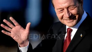 Traian Băsescu a votat la prezidenţialele de peste Prut, pentru valorile europene - VIDEO