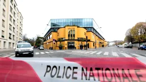 ALERTE cu bombă la Paris: Sunt vizate cel puţin cinci licee