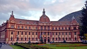 Brașov: Palatul Administrativ, clădire cu risc seismic, va fi reabilitat cu fonduri de la Ministerul Dezvoltării