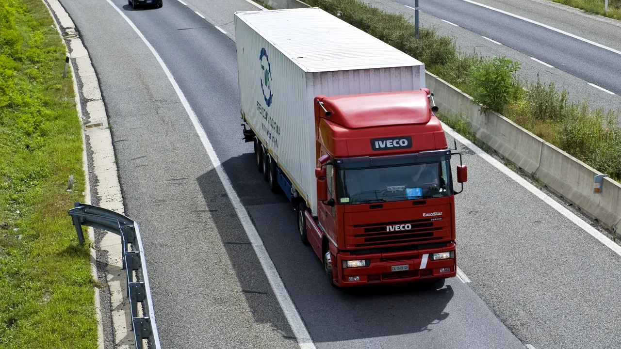 CNAIR: Restricţii de trafic în zilele de sâmbătă şi duminică pentru anumite vehicule