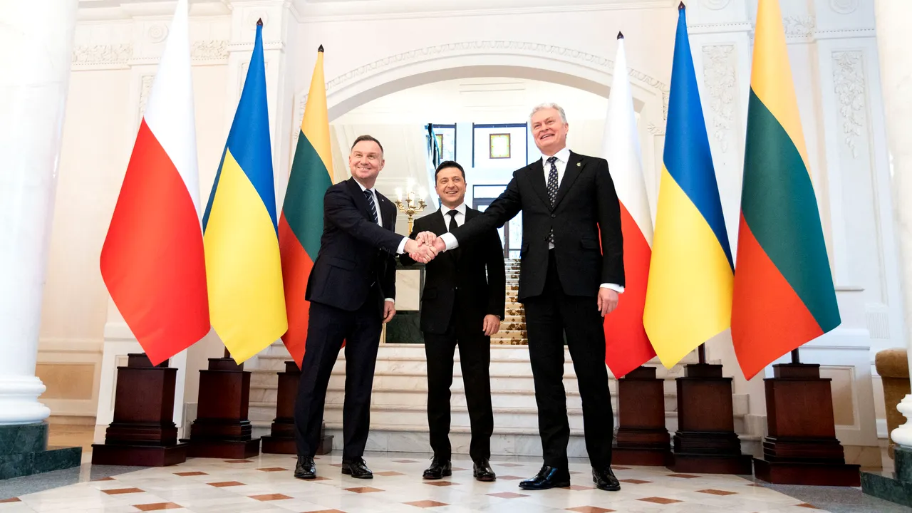Polonia, Lituania şi Ucraina cer noi sancţiuni contra Rusiei / Moscova avertizează NATO