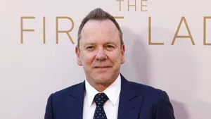 Actorul Kiefer Sutherland, arestat la Hollywood după un incident cu un șofer de rideshare