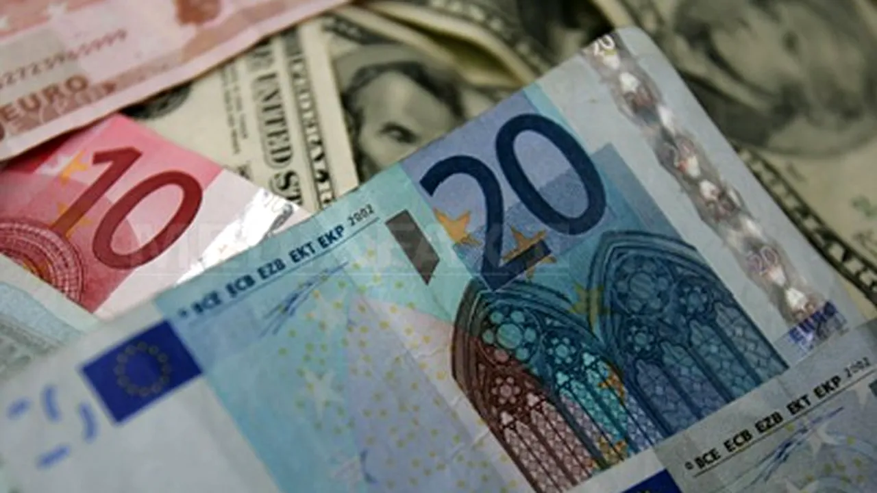 Euro a atins un nou minim din ultimele patru luni faţă de dolar
