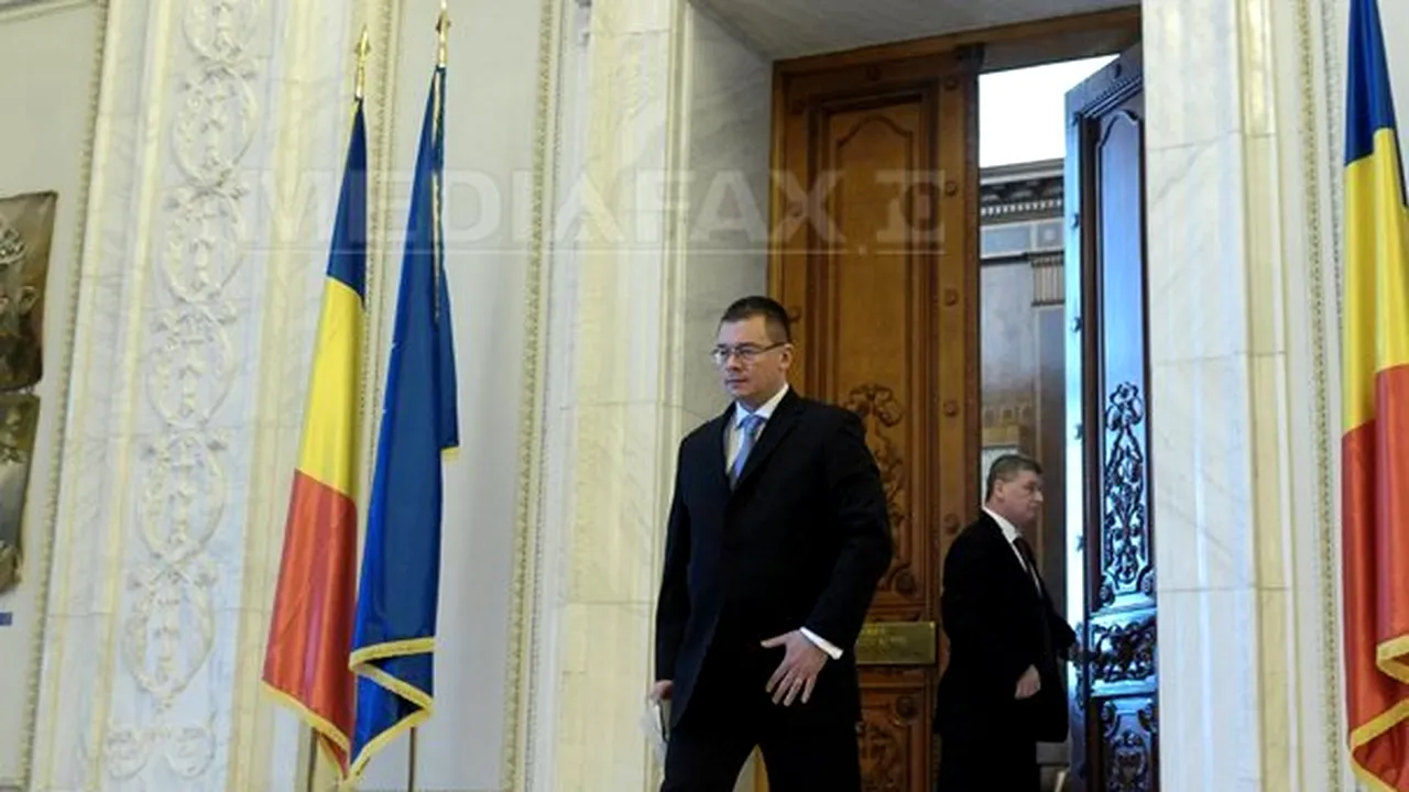 Premierul demis Ungureanu şi o parte a membrilor Cabinetului său, la Palatul Cotroceni