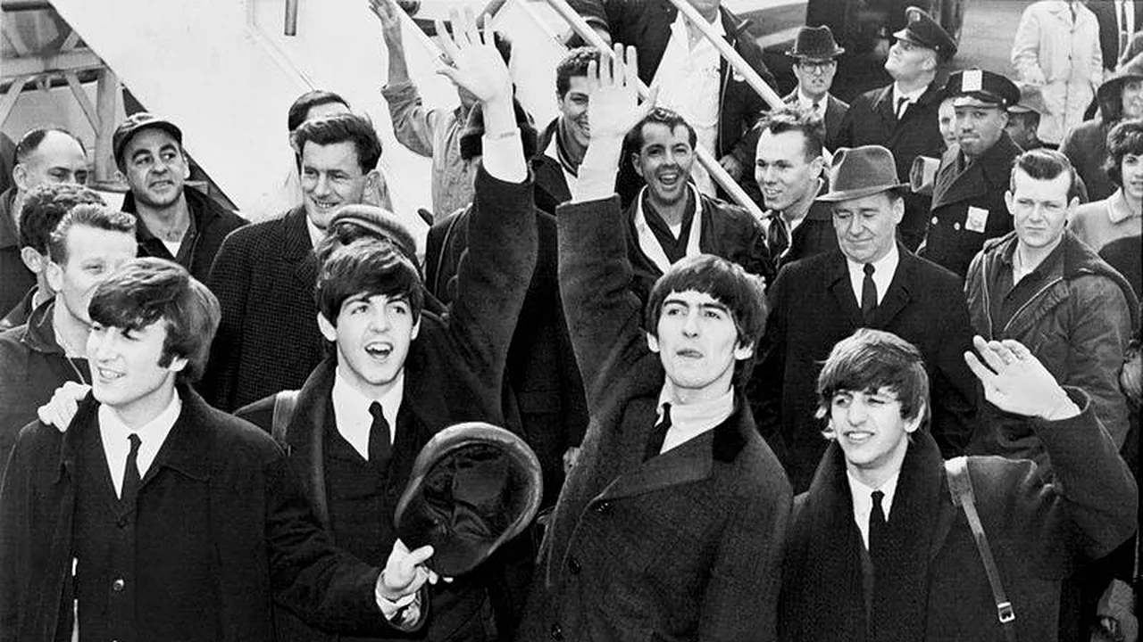 O copie rară a albumului „Yesterday and Today”, scoasă la licitaţie. Pe copertă apar membrii The Beatles, într-o ipostază controversată | FOTO