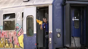 Ministerul Transporturilor dă calea ferată la fier vechi. La propriu