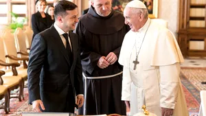 Preşedintele Ucrainei i-a cerut Papei Francisc să ajute la eliberarea prizonierilor de război