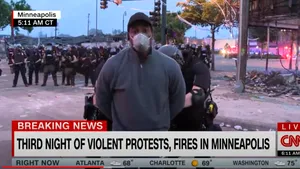 VIDEO CNN. Arestat în direct! Un jurnalist a fost încătuşat de poliţie când transmiteau LIVE de la protestele violente din Minneapolis