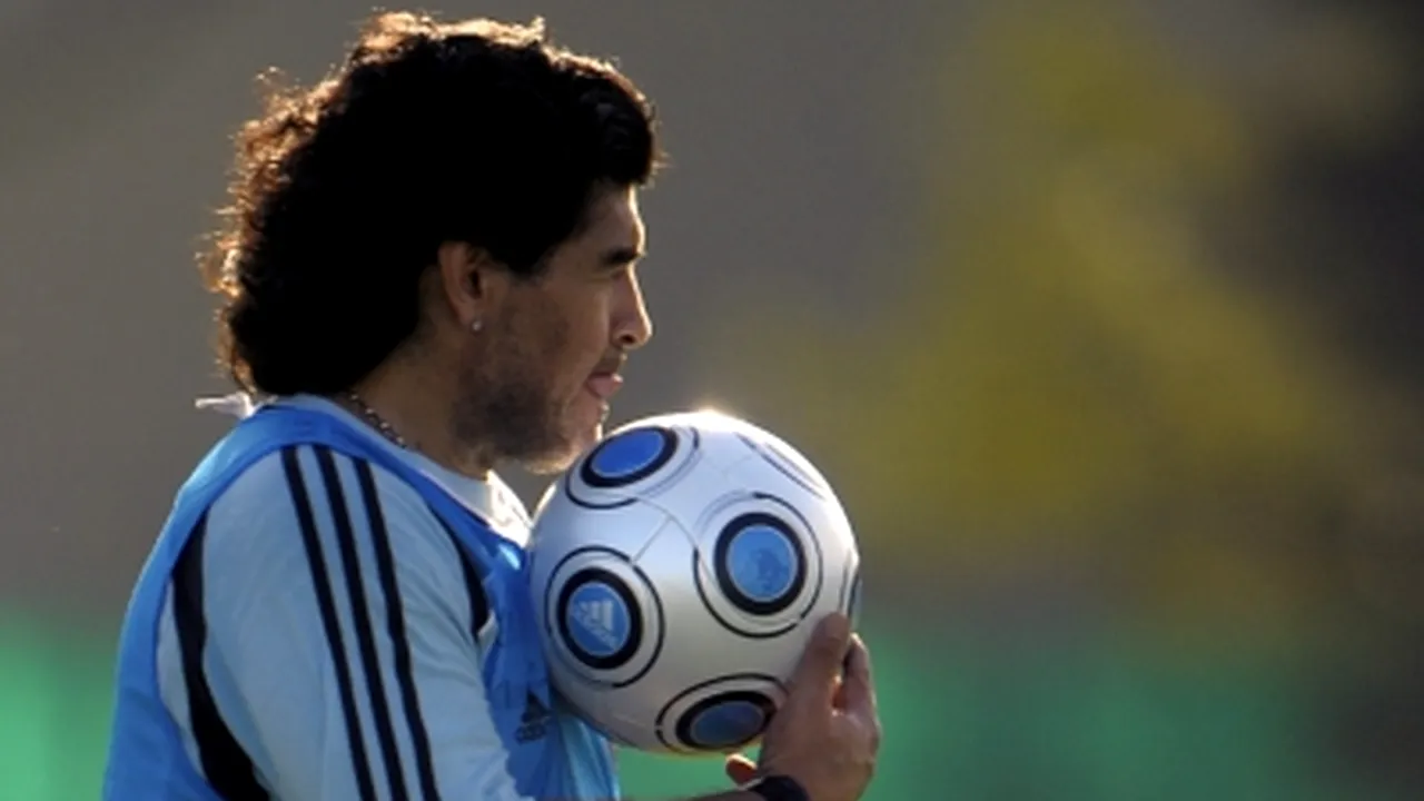 Maradona: Nu sunt mai bun ca Pele, dar am fost ales cel mai bun jucător al lumii