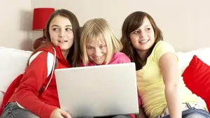 După „Balena albastră”, un nou JOC MORTAL devine viral pe Facebook. Ce sunt puşi să facă minorii