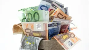 Băncile din zona euro vor înregistra şi în 2013 un avans al creditelor neperformante, la 7,6%-raport