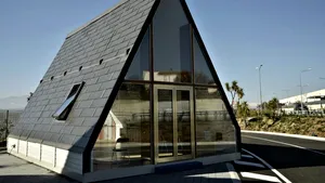 Casa tradiţională care se ridică în doar şase ore, la un preţ de chilipir | GALERIE FOTO, VIDEO 