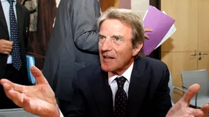 Kouchner subliniază că soluţia pentru Afganistan nu poate fi doar militară