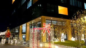 Crăciun de poveste şi un decor de vis cu brad de 11 metri la One Floreasca City