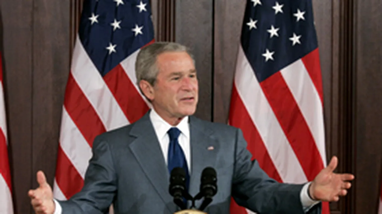 George W. Bush îşi reia atribuţiile prezidenţiale - Reuters