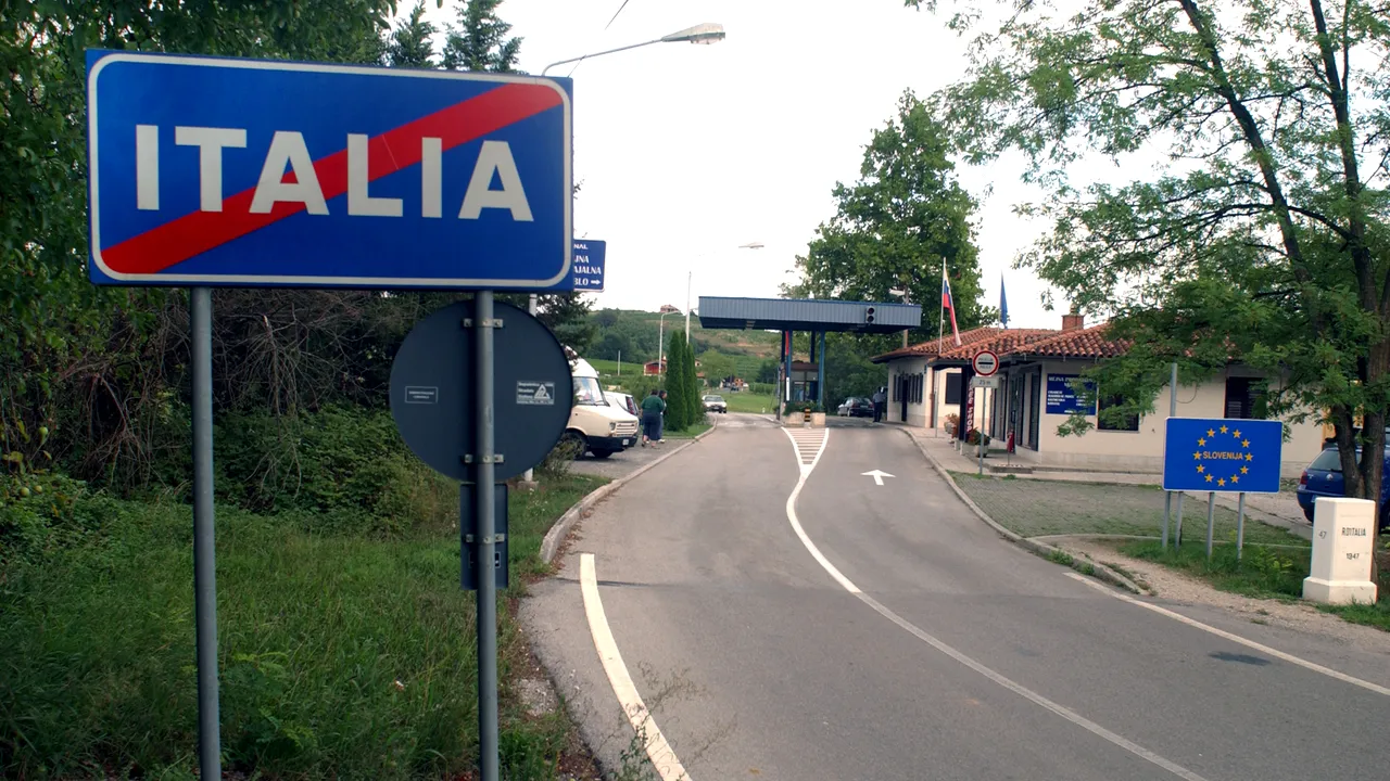 MAE: Posibilă creştere a timpilor de aşteptare la frontiera Italiei cu Republica Slovenia