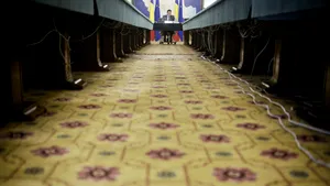 Moţiunea de cenzură, trimisă cu poşta militară la Palatul Victoria, nu a fost înregistrată la Guvern. Premierul nu merge duminică în Parlament