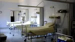 Scandal violent între rude, în curtea unui spital din Capitală. Un bărbat și o femeie au fost bătuți după o ceartă privind un pacient internat