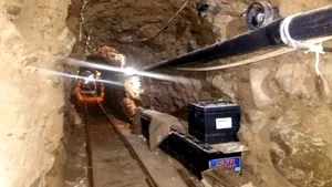 Tunel cu lungimea de aproape un kilometru, descoperit la frontiera dintre Mexic şi SUA: O tonă de cocaină şi şapte tone de marijuana au fost confiscate - FOTO, VIDEO