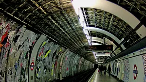 Român arestat pentru că hărţuia femei la metroul londonez