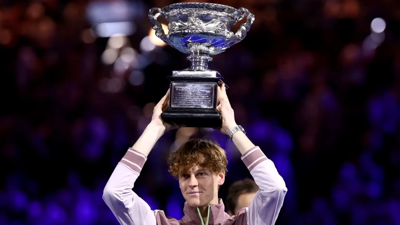 Jannik Sinner a câştigat titlul la Australian Open, întorcând fabulos scorul în finala cu Daniil Medvedev