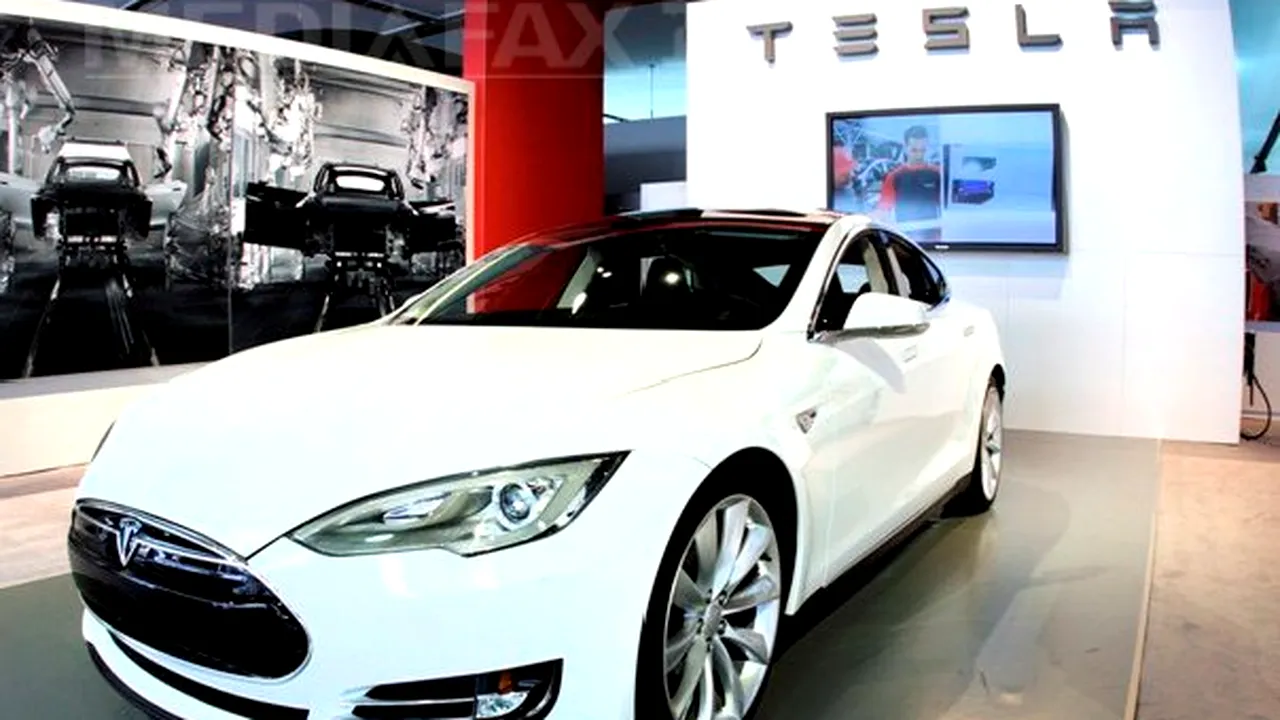 Tesla Model S, primul automobil electric desemnat maşina anului de revista americană Motor Trend