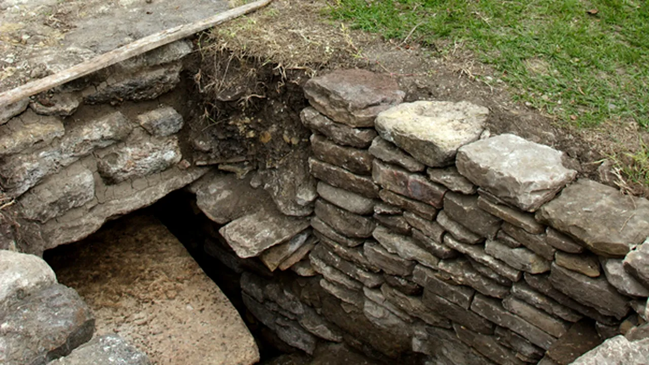 Mexic: Un sarcofag vechi de 1.000 de ani ar putea explica declinul civilizaţiei Maya