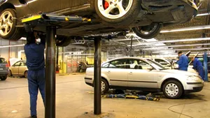 Top cinci probleme majore în service. La ce să fii atent când duci maşina la reparat