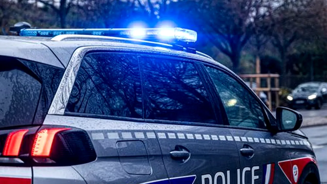 Poliţişti atacaţi cu arme automate pe o autostradă din Franţa. Trei irakieni au fost arestaţi 