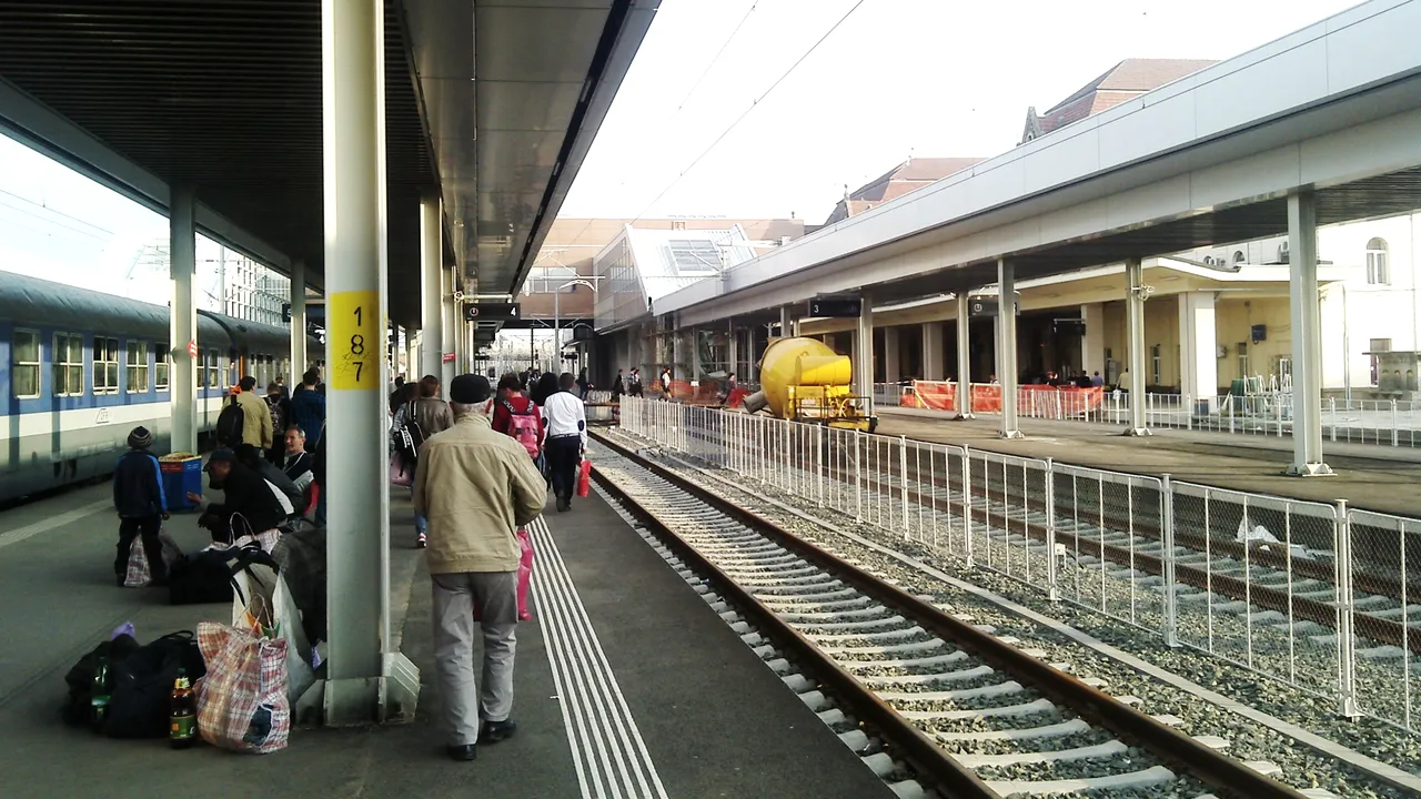 Controlor de tren, prins fără mască de protecţie. CFR Călători a început o anchetă