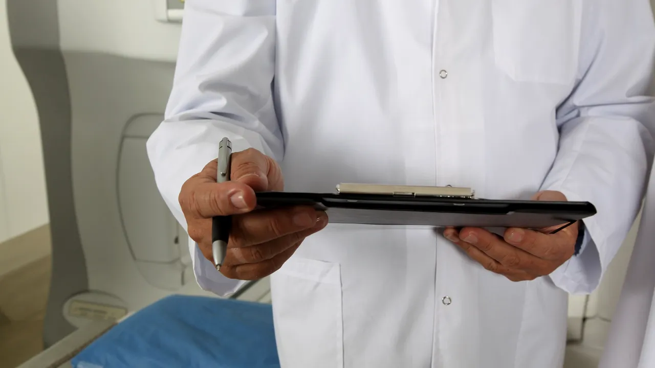 Cum puteţi verifica dacă medicul care urmează să vă consulte sau opereze are dreptul să profeseze în România