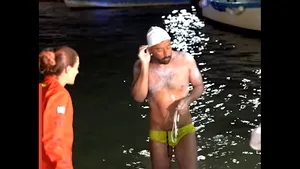 Un nou record mondial pentru cea mai mare distanţă de înot în ocean/mare. Câţi kilometri a parcurs un bărbat din Malta