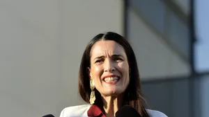 Clotilde Armand, primar al sectorului 1, are investiţii de 523.000 de euro în titluri de stat, 21.000 de euro în acţiuni Petrom, câte 12.000 de euro în Banca Transilvania şi Nuclearelectrica şi 7.000 de euro la Romgaz