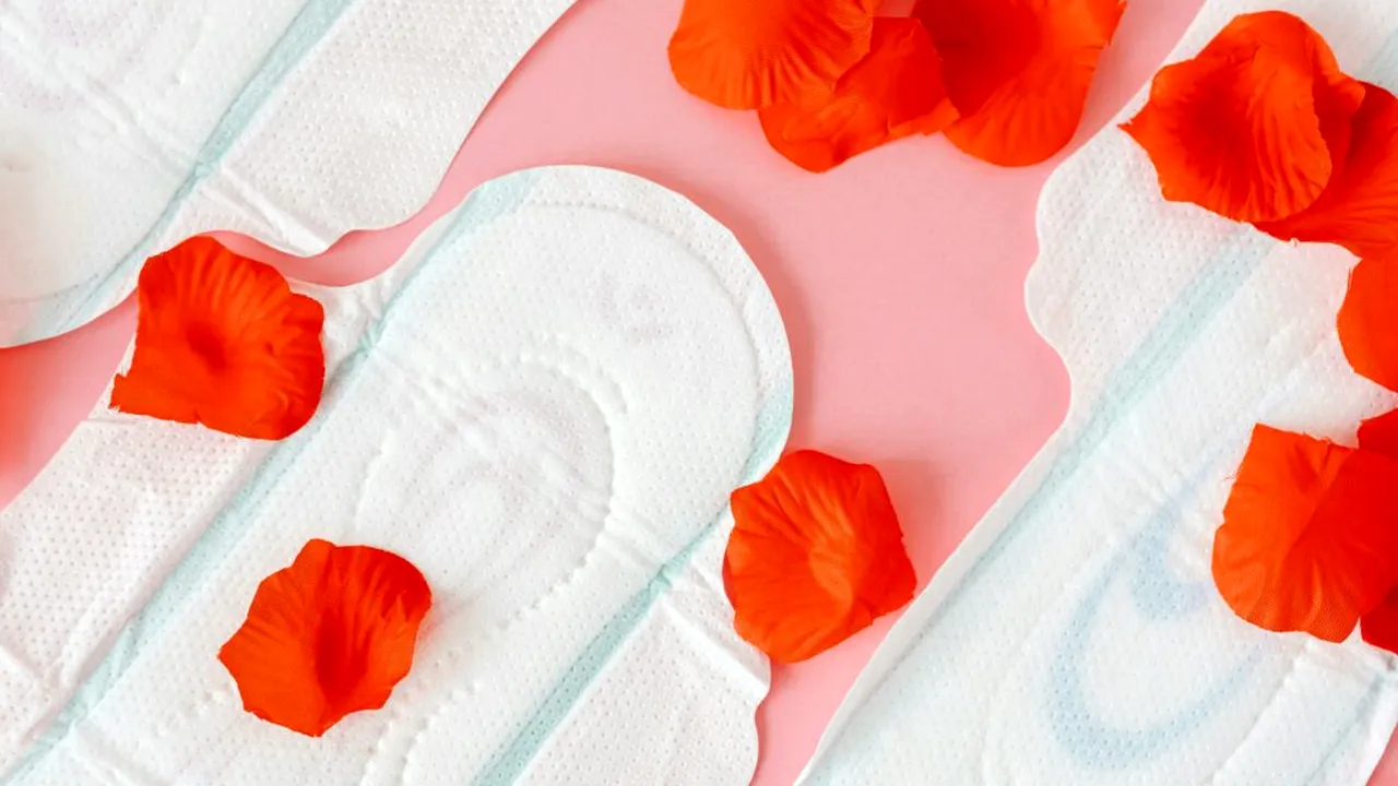 Descoperire uimitoare. Dispozitiv revoluționar integrat în absorbante ar putea detecta cancerul ovarian din sângele menstrual