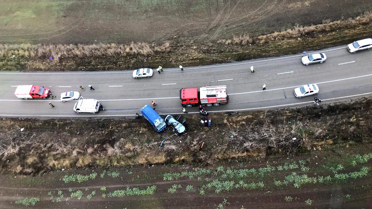 Accident rutier GRAV în Constanţa: Trei morţi şi doi răniţi după ce un şofer a pătruns pe contrasens | FOTO