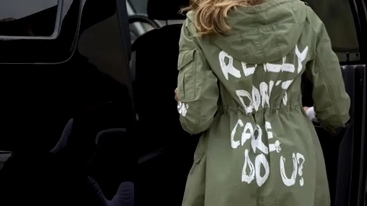 Jacheta cu mesaj îndoielnic purtată de Melania Trump în vizita la centrul pentru copiii imigranţilor. Reacţiile dure din online / Mesajul postat de Donald Trump